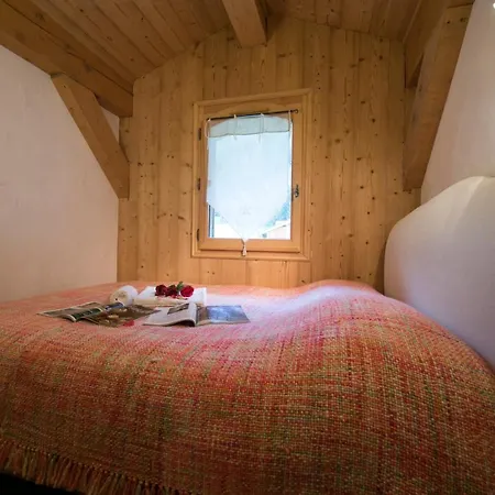 Les Chosalets Chalet Sleeps 8