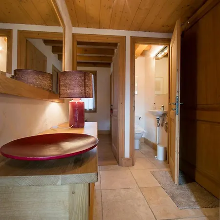 Domek alpejski Les Chosalets Chalet Sleeps 8 *