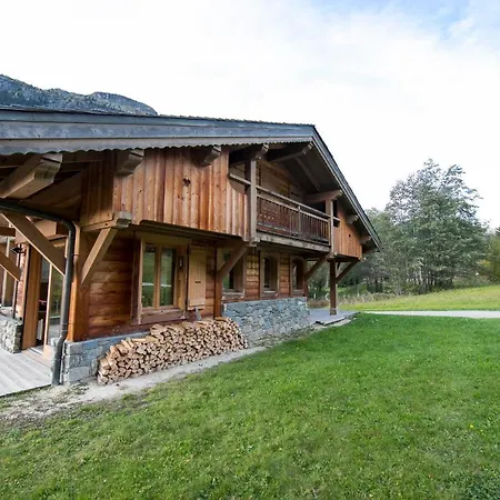 Les Chosalets Chalet Sleeps 8 * Chamonix