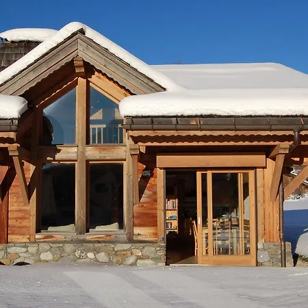 Les Chosalets Chalet Sleeps 8