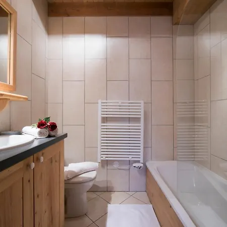 Domek alpejski Les Chosalets Chalet Sleeps 8