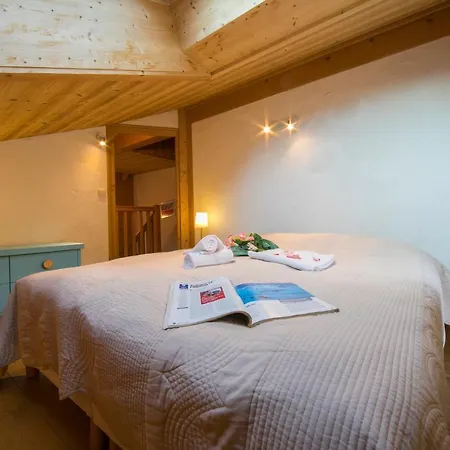 Les Chosalets Chalet Sleeps 8 Chalet Chamonix